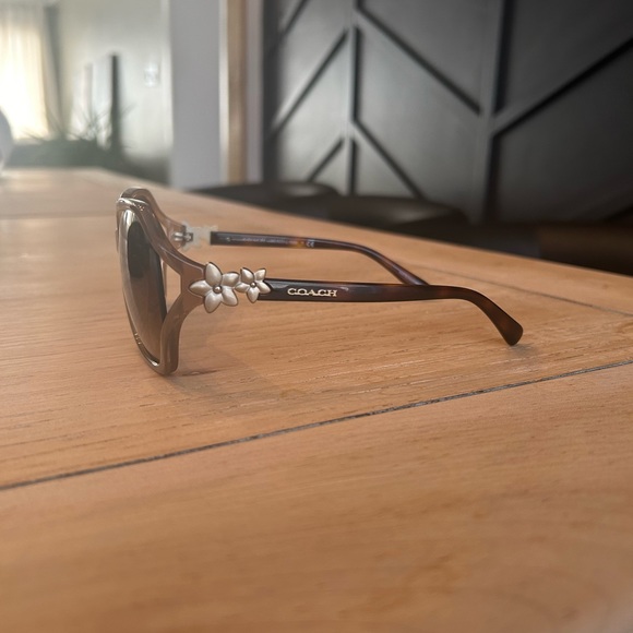 Coach Sunglasses - Picture 2 of 4